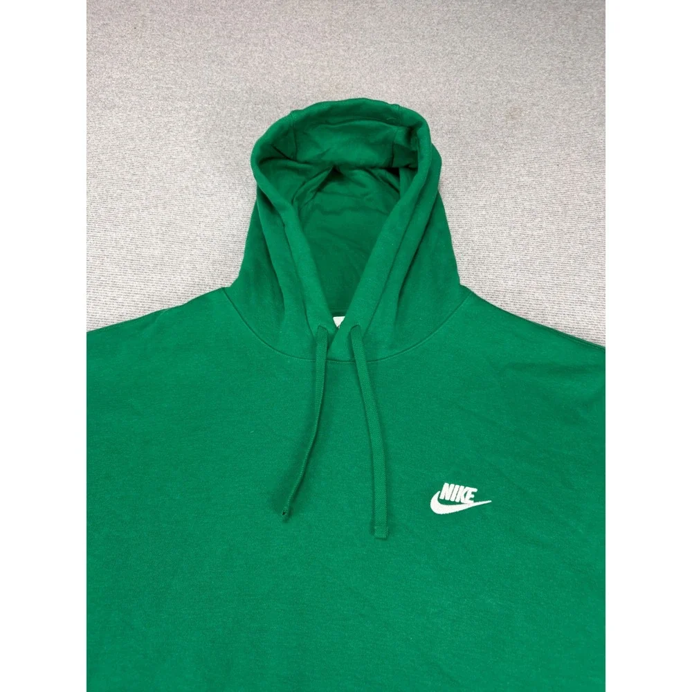 Nike sportswear club